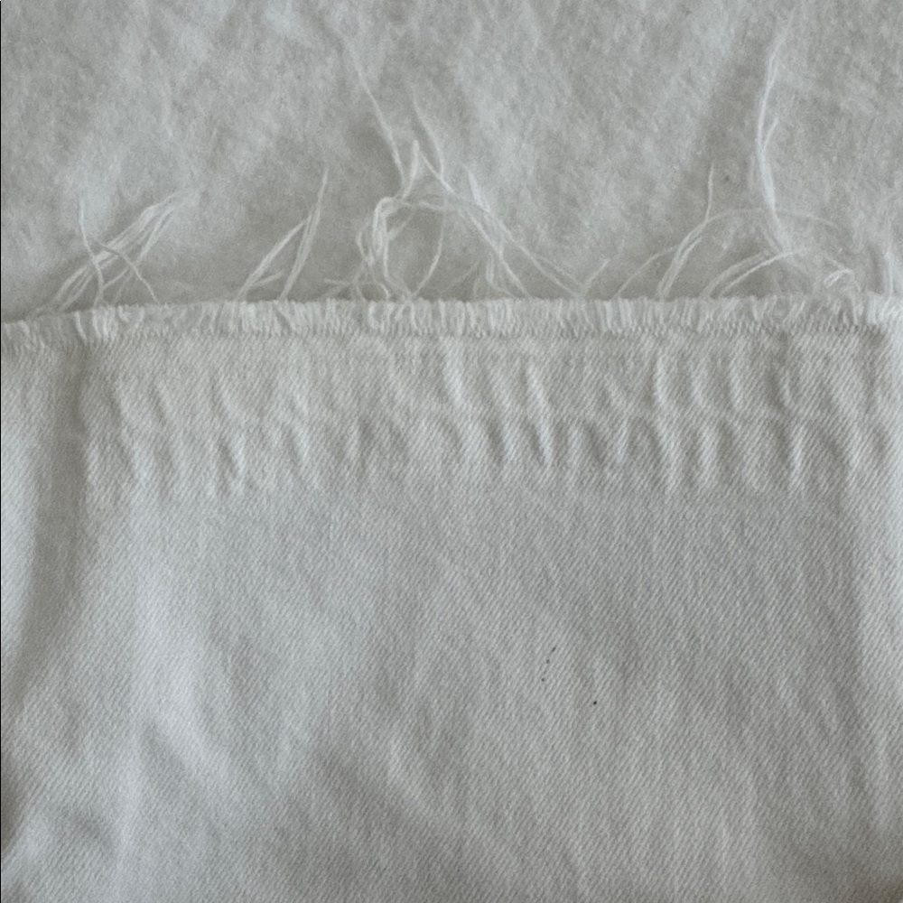 AMO White Denim - Picture 3 of 4
